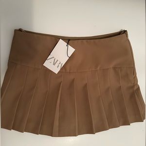 NWT Zara Pleated Skort